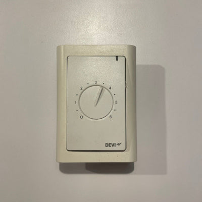 D233