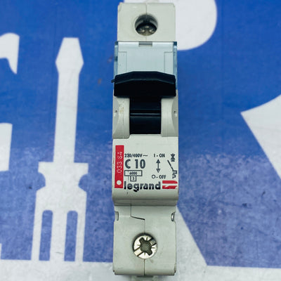 LEGRAND 033 S4