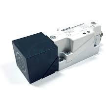 BES 517-132-M6-H-S4
