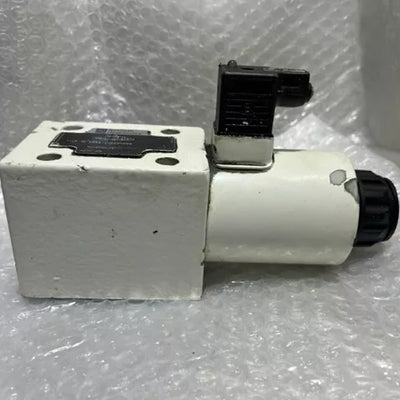 REXROTH 4WE 10 EB33/CG24N9K4