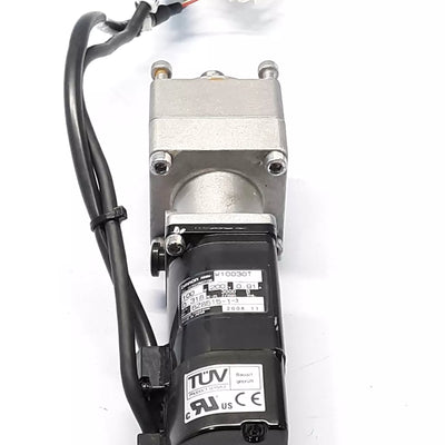 OMRON R88M-W10030T + VRSF-15B-100