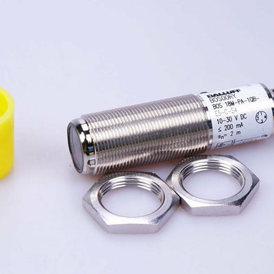 BALLUFF BOS-18M-PA-1QB-E5-C-S4