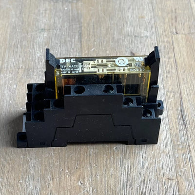 IDEC RF1V-4A2B-D24