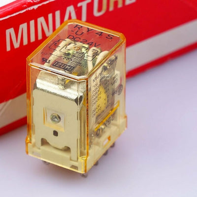 IDEC RY4S-U-DC24V